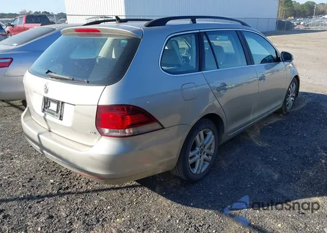 2014 Volkswagen Jetta Sportwagen 2.0L Tdi from USA, damaged, VIN 3VWML7AJ0EM626237